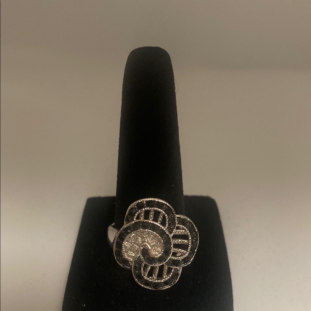 Silver and Black Spiral Gemstone Ring